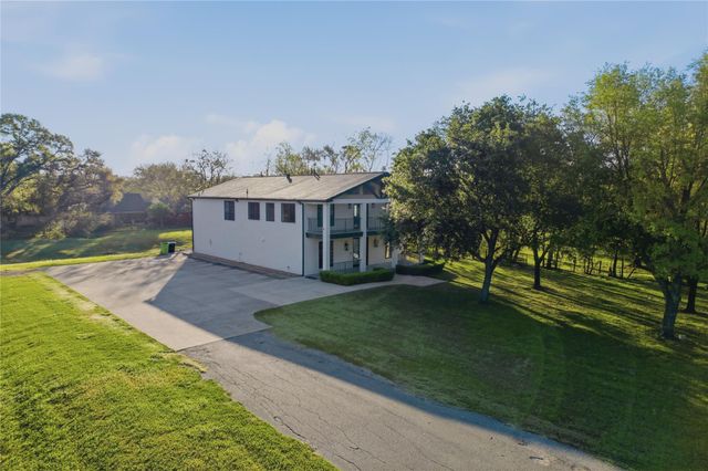 1905 Dowling Drive, Richmond, TX 77469