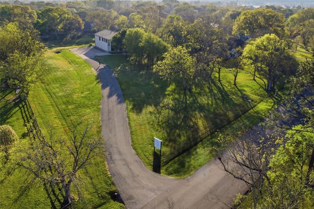 1905 Dowling Drive, Richmond, TX 77469