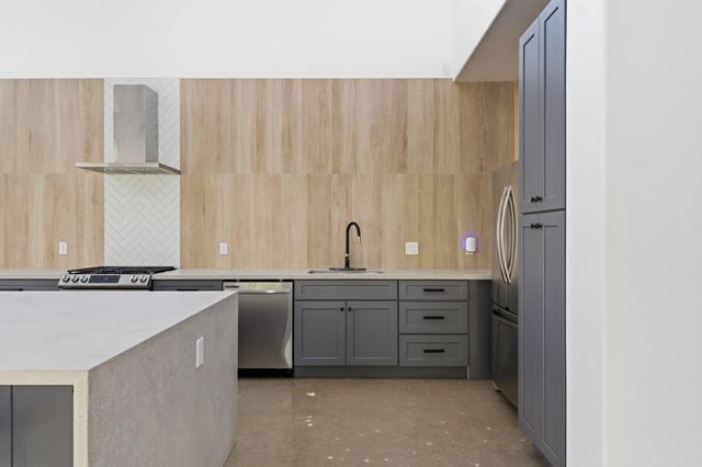 1905 Dowling Drive, Richmond, TX 77469