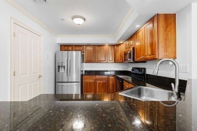 350 Greene St 306, North Andover, MA 01845