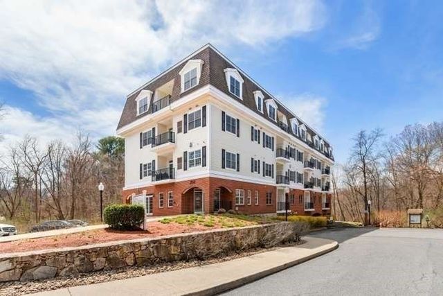 350 Greene St 306, North Andover, MA 01845