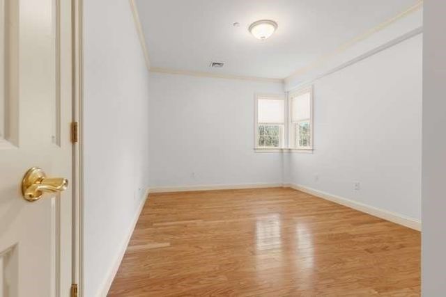 350 Greene St 306, North Andover, MA 01845