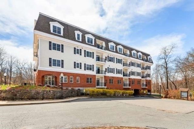 350 Greene St 306, North Andover, MA 01845