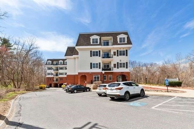 350 Greene St 306, North Andover, MA 01845