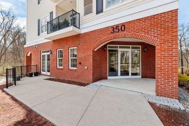 350 Greene St 306, North Andover, MA 01845