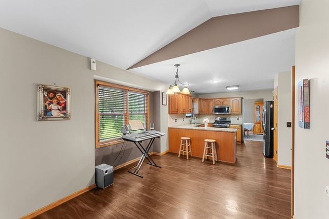 105 Shawnee Circle, Eldridge, IA 52478