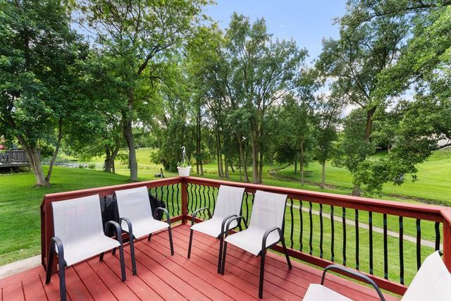 105 Shawnee Circle, Eldridge, IA 52478