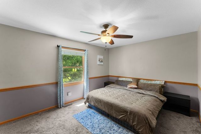 105 Shawnee Circle, Eldridge, IA 52478