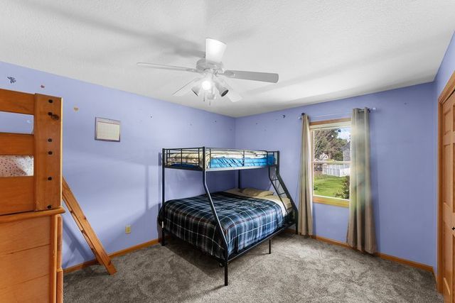 105 Shawnee Circle, Eldridge, IA 52478
