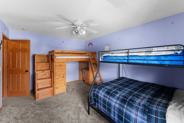 105 Shawnee Circle, Eldridge, IA 52478