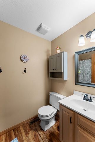 105 Shawnee Circle, Eldridge, IA 52478