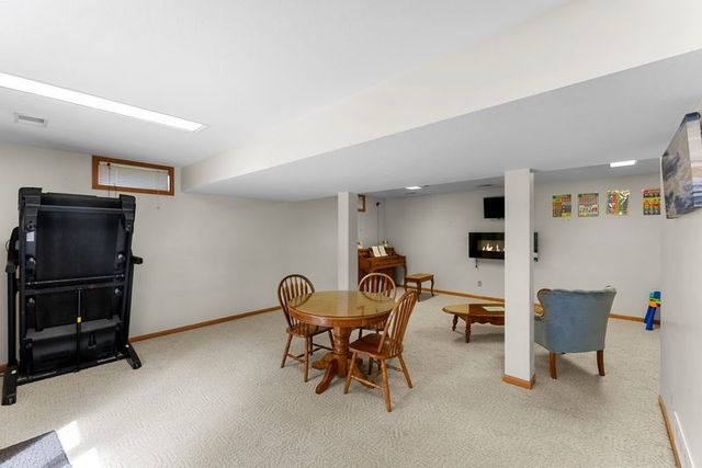 105 Shawnee Circle, Eldridge, IA 52478
