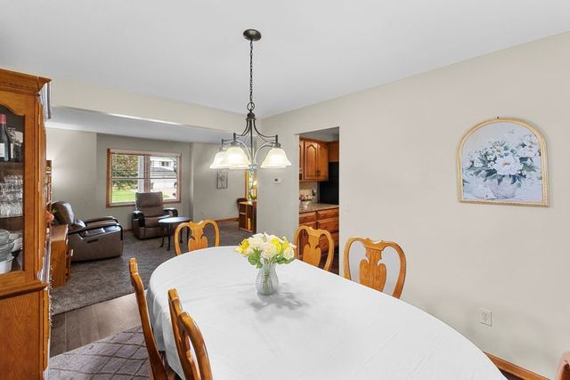105 Shawnee Circle, Eldridge, IA 52478