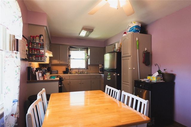 701 Jones Street, Hubbard, OH 44425