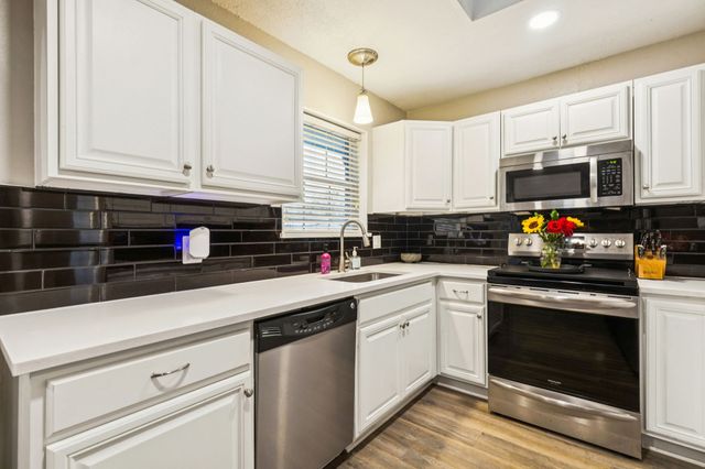 1712 Wildwood Street, Corinth, TX 76210