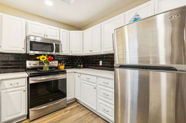 1712 Wildwood Street, Corinth, TX 76210