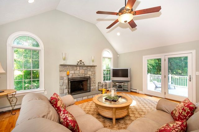 185 Booth Hill Rd, Scituate, MA 02066