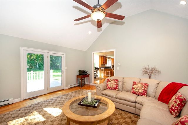 185 Booth Hill Rd, Scituate, MA 02066