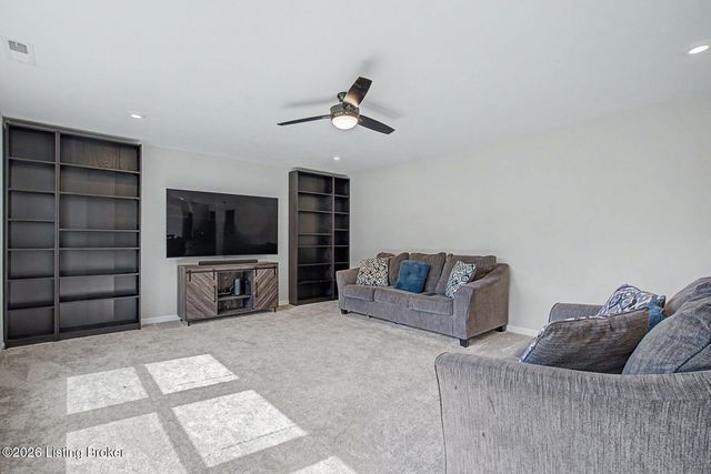 3830 Scarlet Oak Ln, La Grange, KY 40031