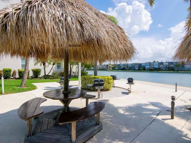 7540 BAY ISLAND DRIVE S 156, South Pasadena, FL 33707