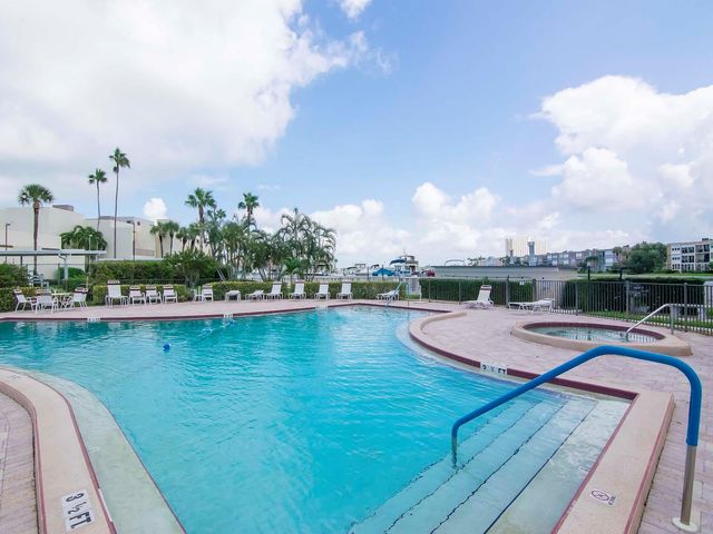 7540 BAY ISLAND DRIVE S 156, South Pasadena, FL 33707