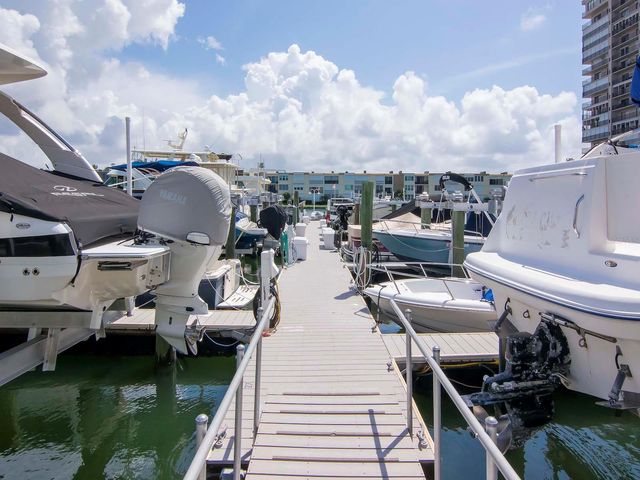 7540 BAY ISLAND DRIVE S 156, South Pasadena, FL 33707