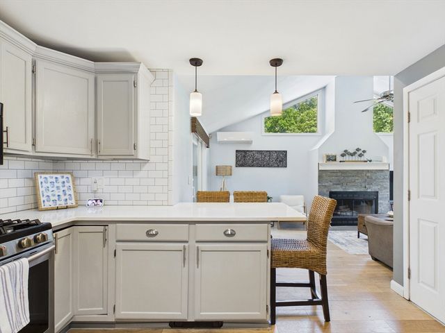 15 Heritage Rd, Acushnet, MA 02743