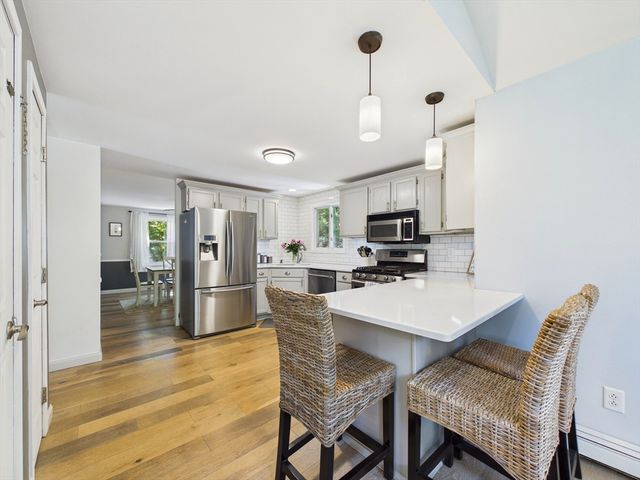 15 Heritage Rd, Acushnet, MA 02743