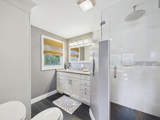15 Heritage Rd, Acushnet, MA 02743
