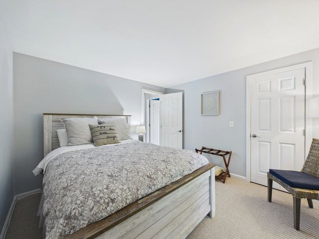 15 Heritage Rd, Acushnet, MA 02743
