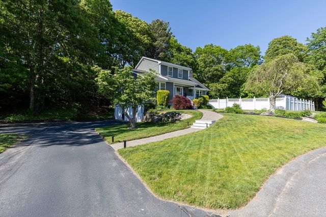 15 Heritage Rd, Acushnet, MA 02743