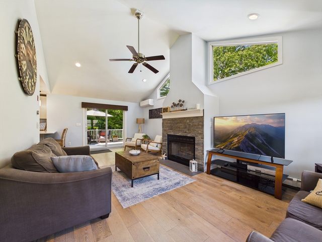 15 Heritage Rd, Acushnet, MA 02743