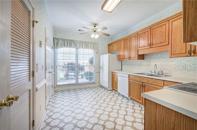 214 Manor Way, Cartersville, GA 30120