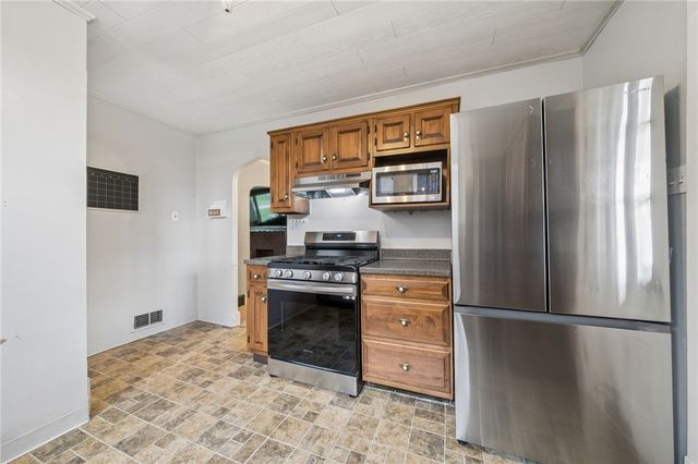 1709 Moore Ave, North Apollo, PA 15673