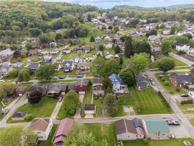 1709 Moore Ave, North Apollo, PA 15673