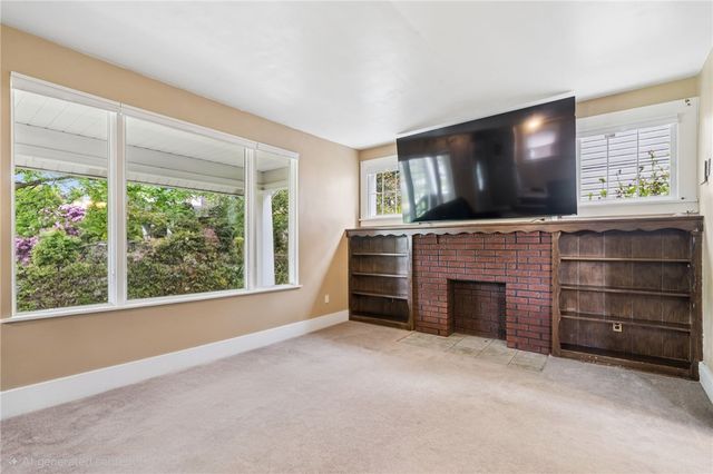 1709 Moore Ave, North Apollo, PA 15673