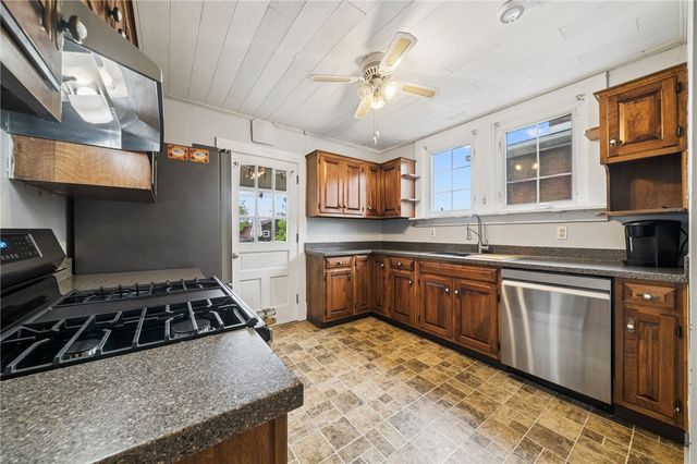 1709 Moore Ave, North Apollo, PA 15673