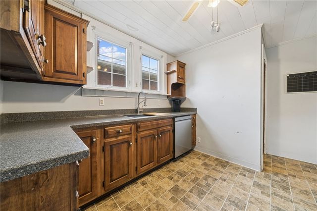 1709 Moore Ave, North Apollo, PA 15673