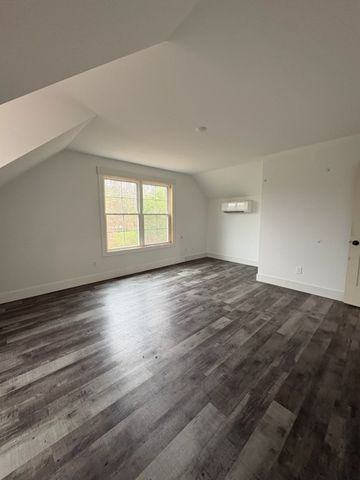 422 Parker Rd, Portland, TN 37148