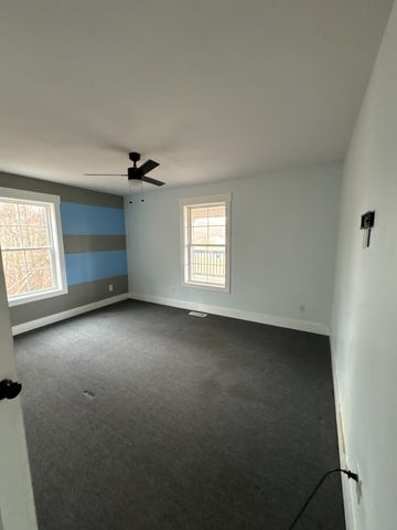 422 Parker Rd, Portland, TN 37148