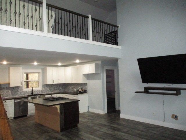 422 Parker Rd, Portland, TN 37148