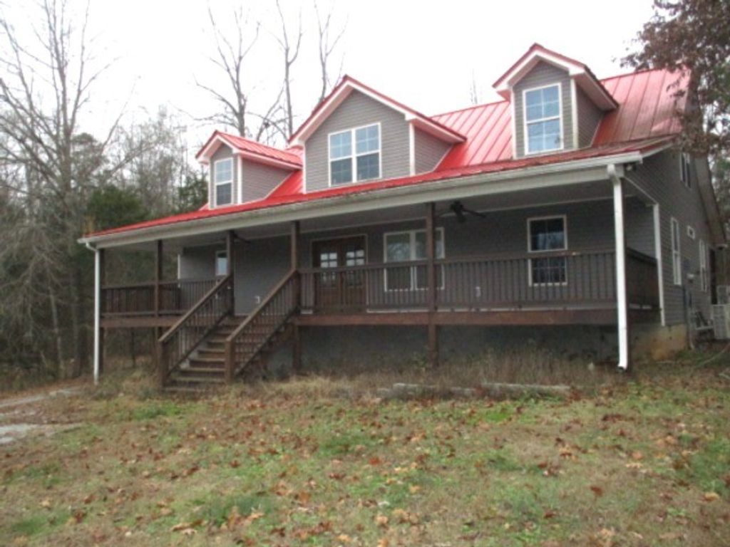 422 Parker Rd, Portland, TN 37148