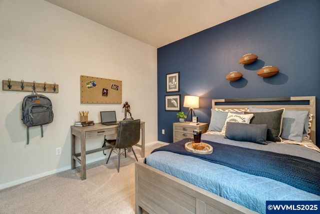 348 Greencrest St NE, Salem, OR 97301