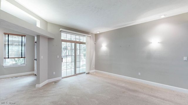 3158 Richmond Road 3158, Beachwood, OH 44122