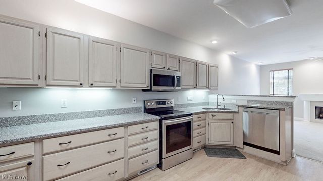3158 Richmond Road 3158, Beachwood, OH 44122