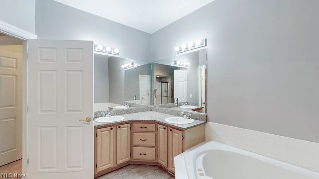 3158 Richmond Road 3158, Beachwood, OH 44122