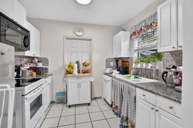 3501 SW 40th Ave, West Park, FL 33023
