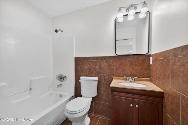4327 S 1st St, Louisville, KY 40214
