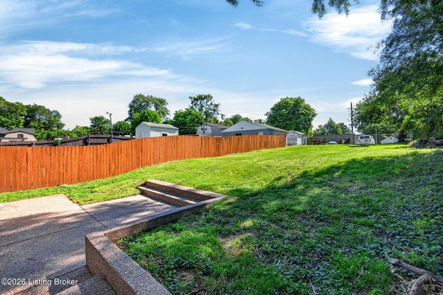 4327 S 1st St, Louisville, KY 40214