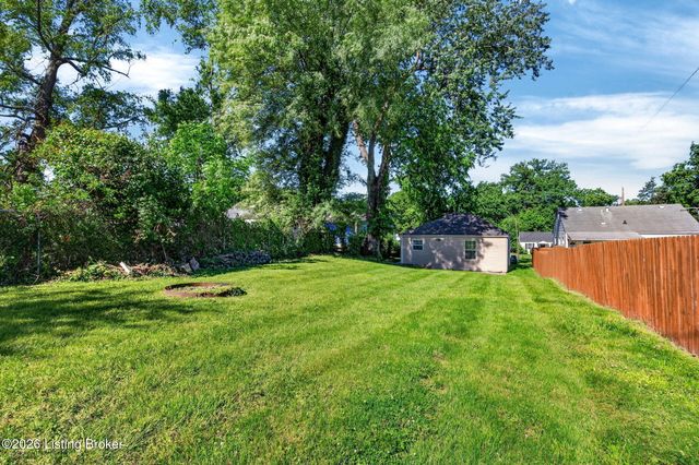 4327 S 1st St, Louisville, KY 40214